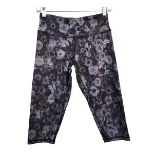 Reebok Womens Capri Leggings Size S Gray Floral Below Knee Running Dry Wick